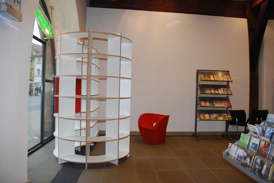 bibliothek bis zu 6 meter hoch